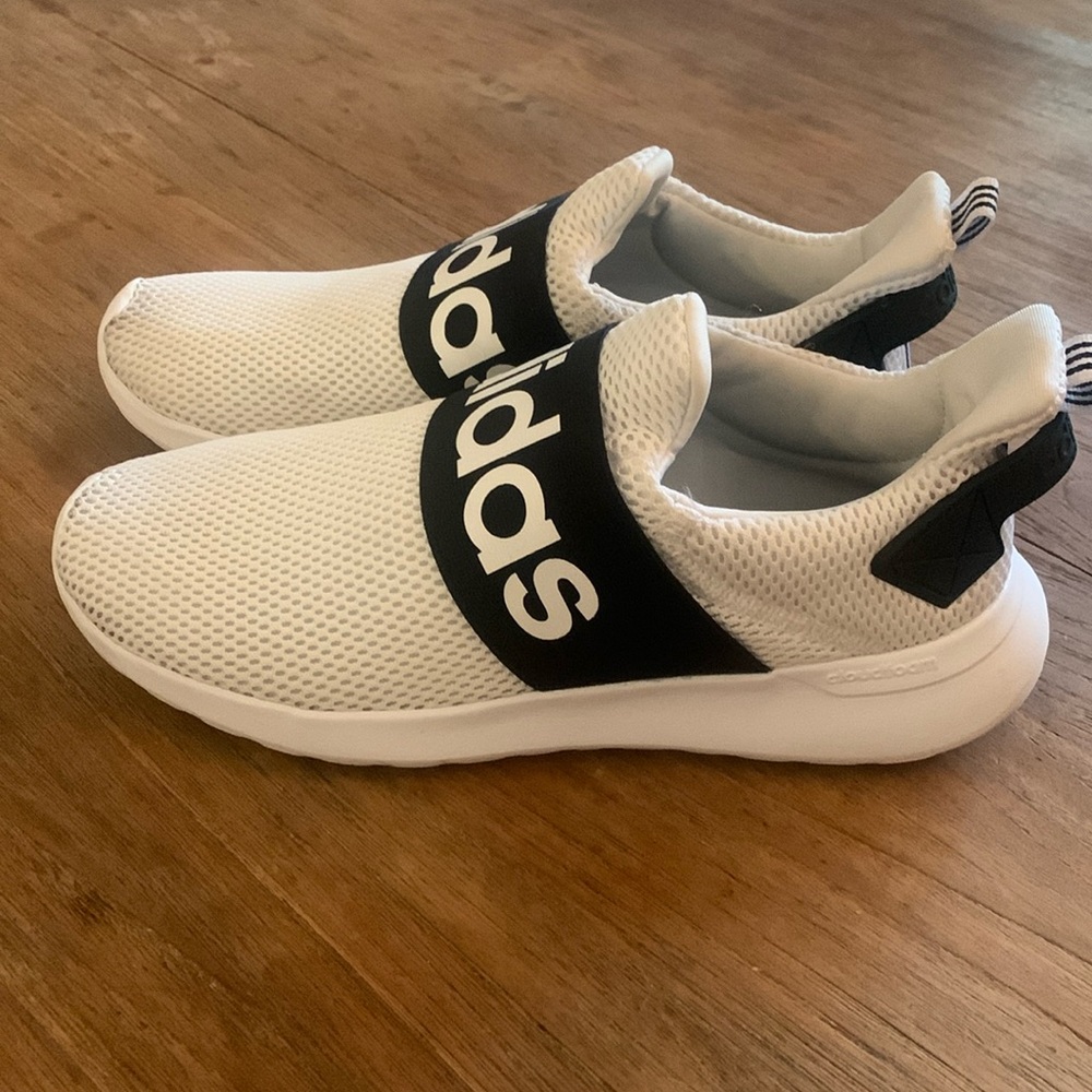 Men’s Adidas Cloudfoam Sneakers, size 8, excellent condition!